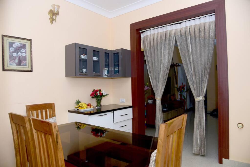 S R Luxurious Fully Ac 3 Bhk Bunglow Mysore Villa Eksteriør bilde