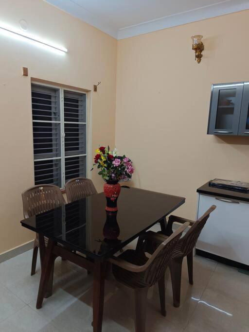 S R Luxurious Fully Ac 3 Bhk Bunglow Mysore Villa Eksteriør bilde