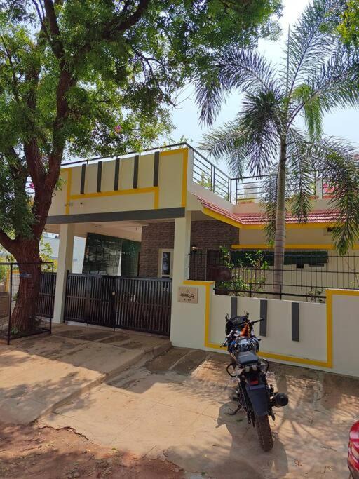 S R Luxurious Fully Ac 3 Bhk Bunglow Mysore Villa Eksteriør bilde